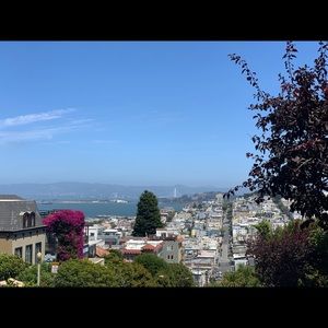 Meet your Posher, Leticia